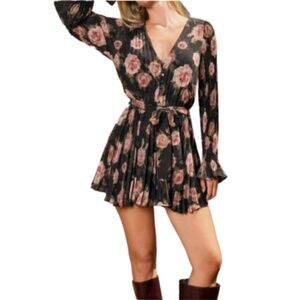 Dress Forum Los Angeles Long Sleeve Pleated and Belted Romper Blk and Pink Sz S